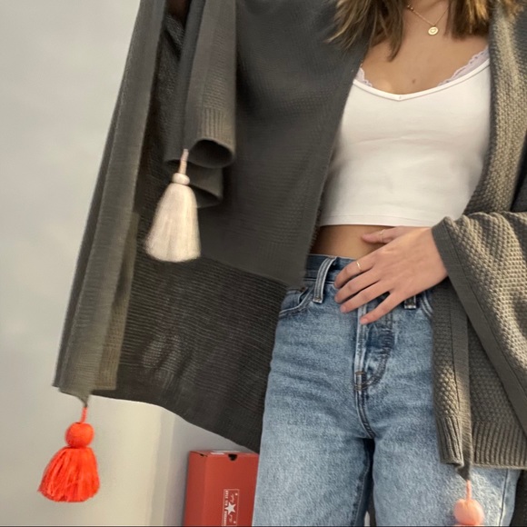 EUC VERLOOP TASSELED WRAP/SHAWL - Picture 3 of 7